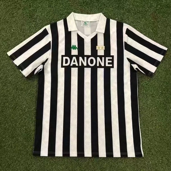 92-94 Juventus home - Click Image to Close